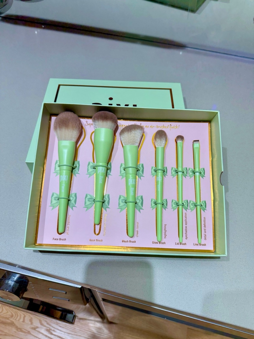 New Boxed Pixi 6 Piece Brush Set